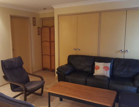 Rita's Family Friendly Studio - Accommodation Gold Coast 1