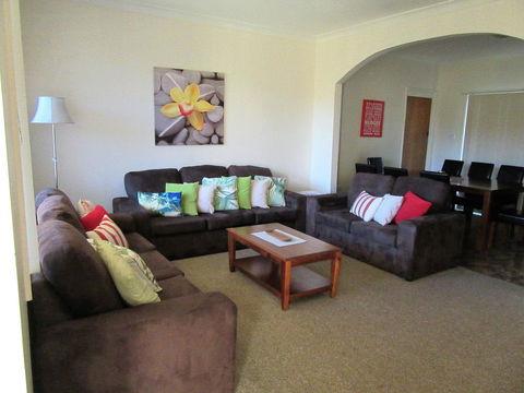 River House Mudgee - Gold Coast 4U 2