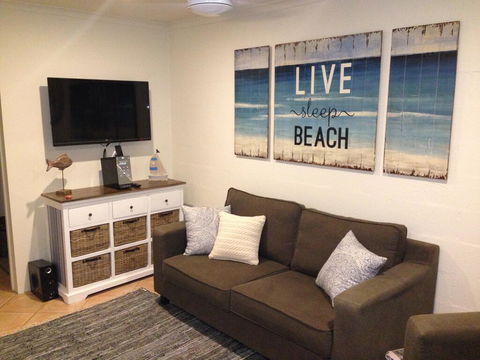 Riverina Beach Villa - Accommodation Gold Coast 0