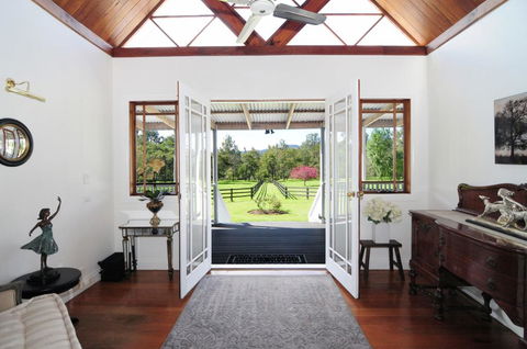 Rivermist - Luxury 6 Bedrooms & 6 Bathrooms! - Accommodation Gold Coast 1