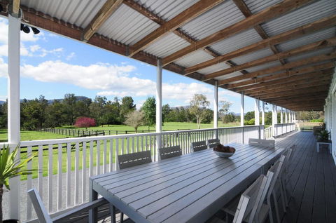 Rivermist - Luxury 6 Bedrooms & 6 Bathrooms! - Accommodation Gold Coast 2