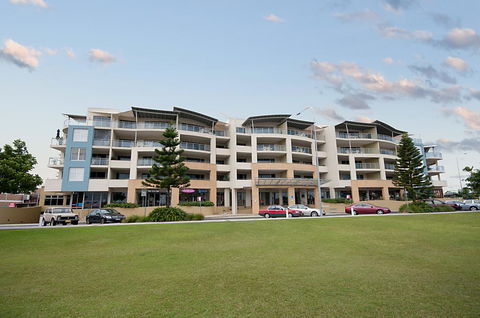 Riverside Holiday Apartments - Gold Coast 4U 2