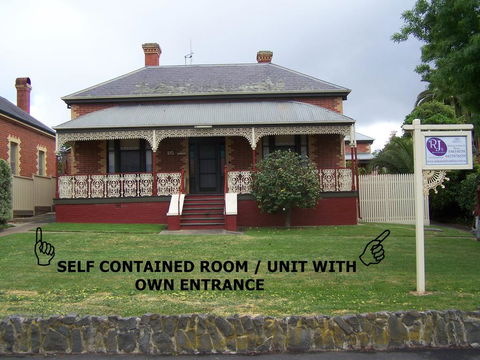 RJ's Bed & Breakfast - Gold Coast 4U 3