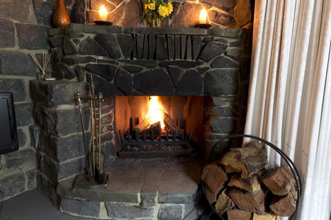 Rockbank Retreat - Accommodation Gold Coast 2