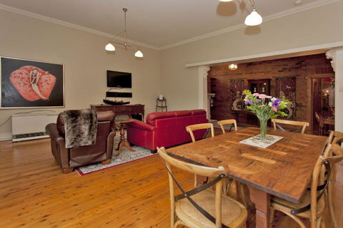 Rose Cottage - Historic Luxury - Gold Coast 4U 3