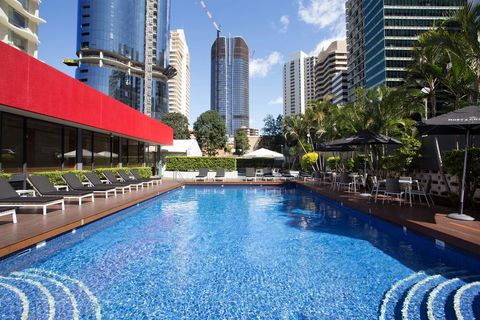 Royal On The Park - Accommodation Gold Coast 0