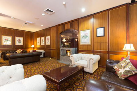 Royal On The Park - Accommodation Gold Coast 2