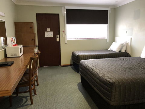 Roydons Motor Inn - Accommodation Gold Coast 2