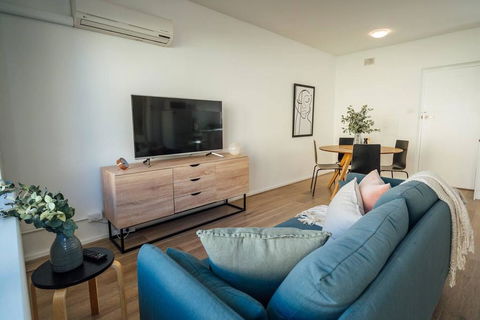 Sahara On Anzac-Close To Airport, City & Beach! - Accommodation Gold Coast 1