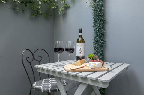 Sailaway Beach House - Accommodation Gold Coast 2
