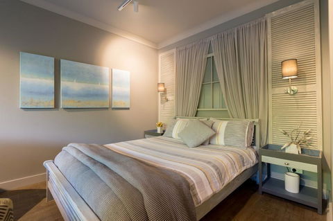 Sailaway Beach House - Accommodation Gold Coast 0