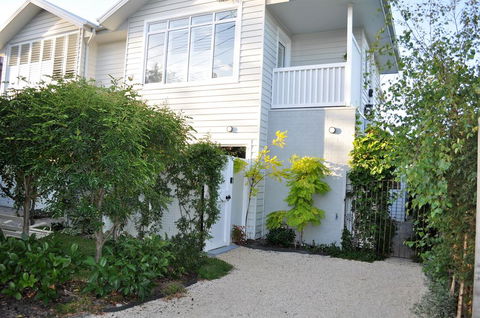 Sailaway Beach House - Accommodation Gold Coast 1