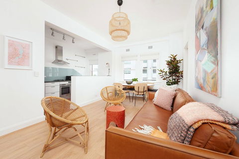 SALTY'S 2 BEDROOM BEACH HOME - Accommodation Gold Coast 1