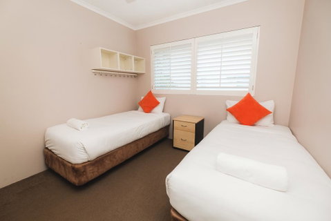 Sanctuary Lake Apartments - Accommodation Gold Coast 2