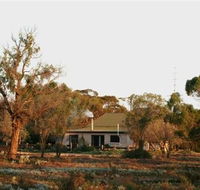 Sandalmere Cottage - Gold Coast 4U