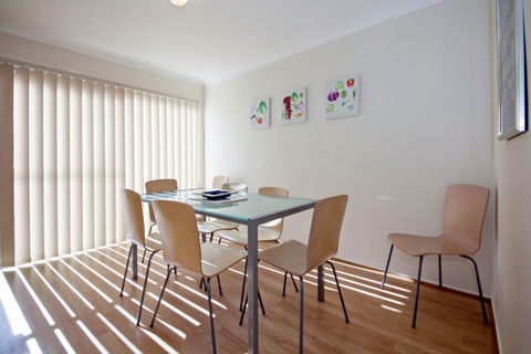 Sandcastles, 2/23 Robinson Street - Gold Coast 4U 2