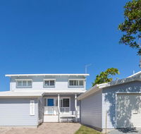 Sandpiper Beach Front House - Gold Coast 4U