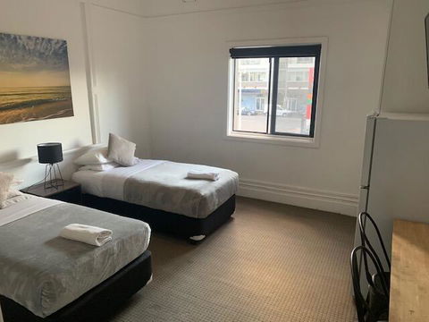 Sandy Bottoms Guesthouse - Gold Coast 4U 2