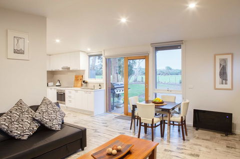 Sandy Point Hideaway - Gold Coast 4U 0