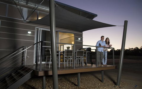 Savannah Cabins, Taronga Western Plains Zoo - Gold Coast 4U 1