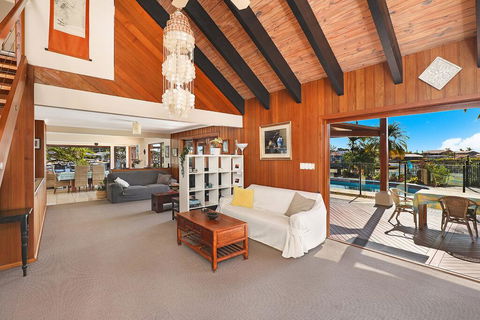SCHMAN55-WATERFRONT, RESORT-STYLE ENTERTAINER - Accommodation Gold Coast 1