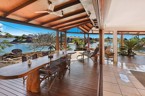SCHMAN55-WATERFRONT, RESORT-STYLE ENTERTAINER - Accommodation Gold Coast 2