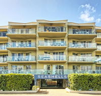 Sea Breeze Luxury Holiday Apartment - Gold Coast 4U