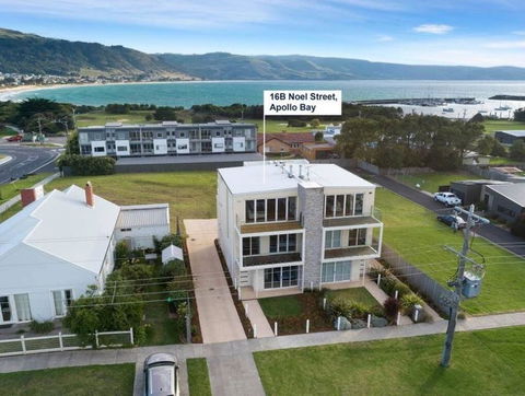 SEA NOOK - Seconds From The Beach - Accommodation Gold Coast 0