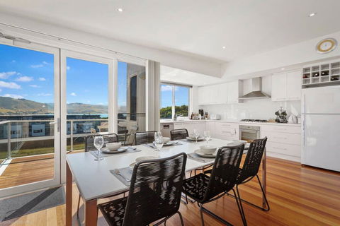 SEA NOOK - Seconds From The Beach - Accommodation Gold Coast 2