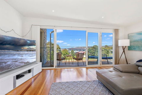 SEA NOOK - Seconds From The Beach - Accommodation Gold Coast 1