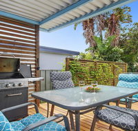 Sea Shack - renovated 1950's beach house - Accommodation Gold Coast