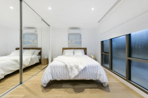 SEA TEMPLE - MORNINGTON - Accommodation Gold Coast 0
