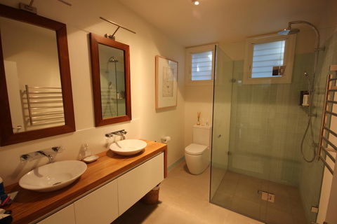 SEA URCHIN - Accommodation Gold Coast 3