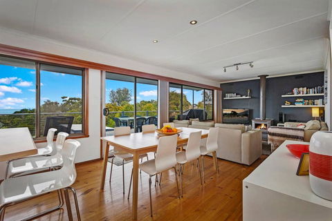 SEA URCHIN - Beautiful Skenes Creek Home - Accommodation Gold Coast 0