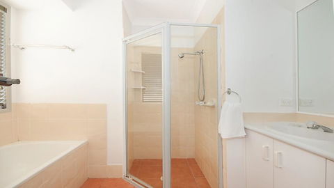 Seachange - Foxtel, Netflix, WiFi - Gold Coast 4U 3