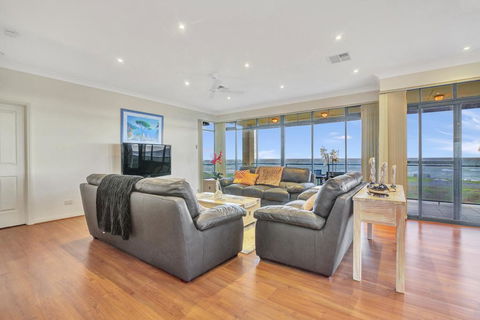 Seaglass - Sellicks Beach - Gold Coast 4U 0