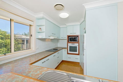 SEASCAPE - An Enticing Lakeside Escape - Accommodation Gold Coast 2
