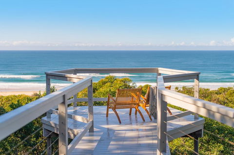 Seascape @ 19 Pindari - Privacy, Space, Views - Gold Coast 4U 0