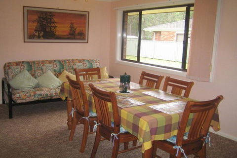 SEASCAPE In NARRAWALLEE - Accommodation Gold Coast 3