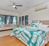 Seascape Luxury Beachfront House - Accommodation Gold Coast