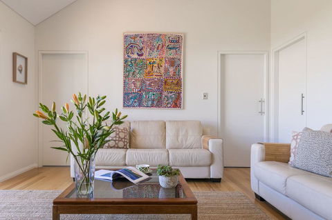 Seaside Apartment - Gold Coast 4U 1