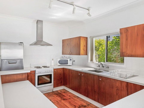 Seaspray On Culburra - Dolphin And Whale Watching - Accommodation Gold Coast 2