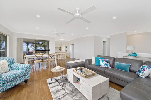 SEAVIEW DREAM - Bonny Hills - Accommodation Gold Coast 2