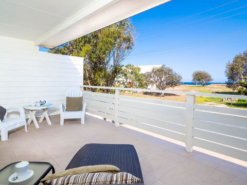 Seaview Getaway - Gold Coast 4U 1