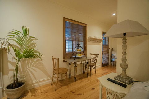 Secluded Homestead Amongst The Trees - Accommodation Gold Coast 1