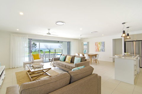 Sentosa On Tugun - Beachfront 5 Bedroom - 1 Gold Coast 3