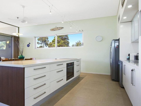Serene - Spacious Air Conditioned Accommodation - Accommodation Gold Coast 2