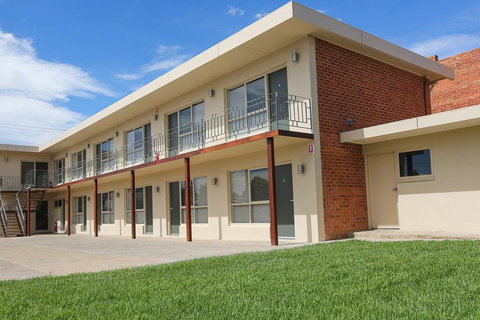 Seven Pines Motor Inn - Accommodation Gold Coast 1