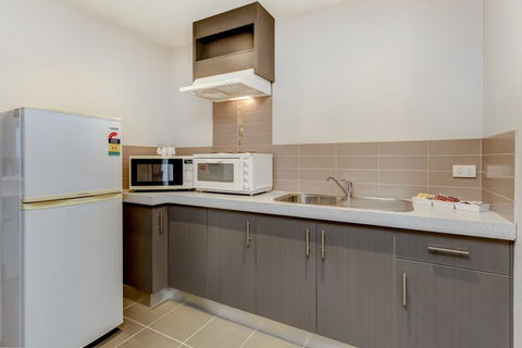 Seymours On Lydiard - Accommodation Gold Coast 3