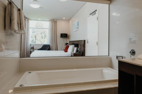 Sfera's Park Suites & Convention Centre - Accommodation Gold Coast 1